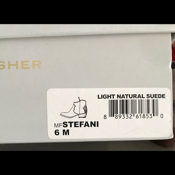 Boots - Picture 4 of 5